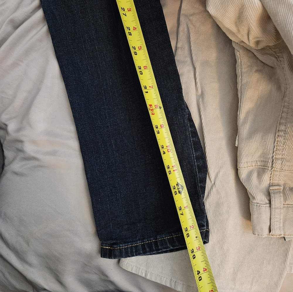 Levi's Mid Rise Straight - Picture 8 of 9
